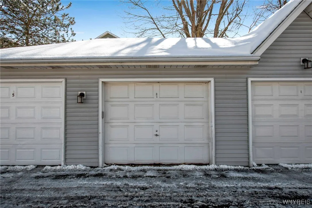2755 North Forest Road B, Amherst, New York 14068, Amherst, New York 14068, 2 Bedrooms Bedrooms, 4 Rooms Rooms,2 BathroomsBathrooms,Residential,Closed,2755 North Forest Road B, Amherst, New York 14068,0,B1589087