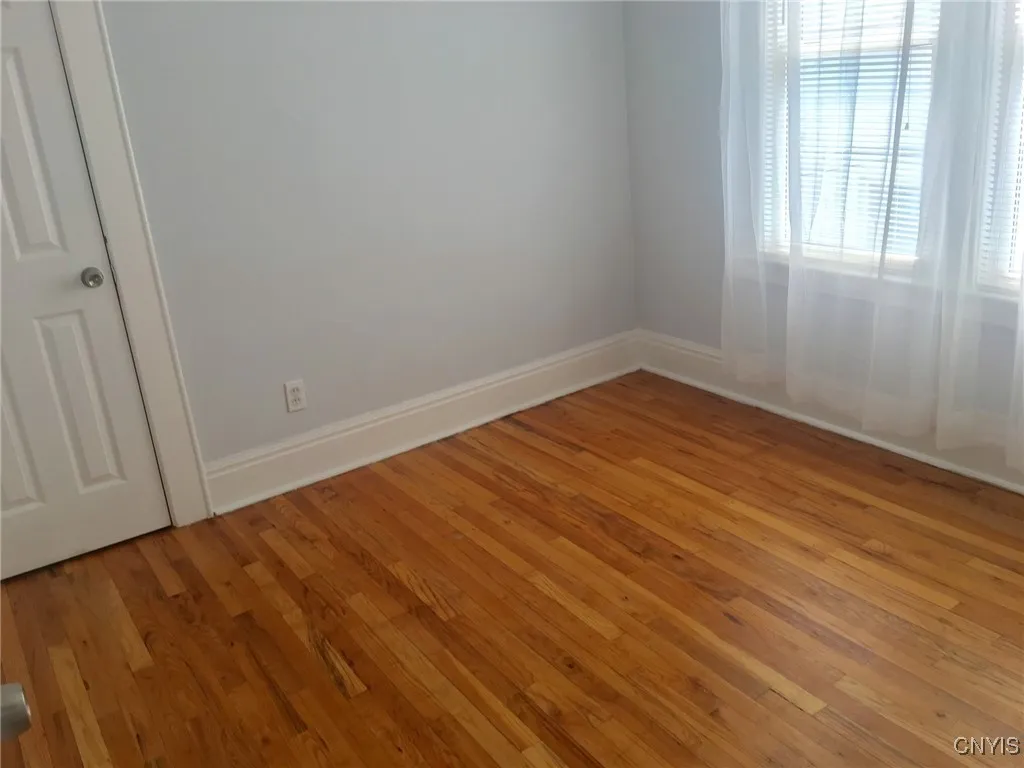 320 Westmoreland Avenue, Syracuse, New York 13210, Syracuse, New York 13210, 6 Bedrooms Bedrooms, ,2 BathroomsBathrooms,Residential,Closed,320 Westmoreland Avenue, Syracuse, New York 13210,0,S1589327