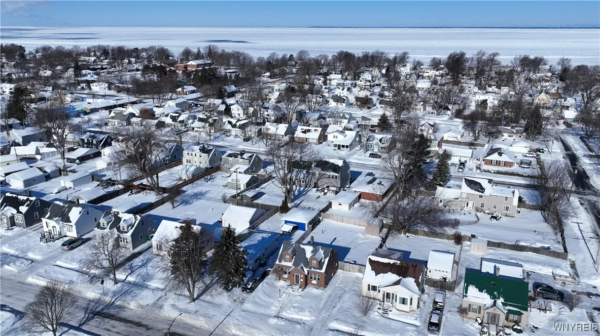 4724 Morgan Parkway, Hamburg, New York 14075, Hamburg, New York 14075, 2 Bedrooms Bedrooms, 6 Rooms Rooms,1 BathroomBathrooms,Residential,Closed,4724 Morgan Parkway, Hamburg, New York 14075,0,B1587855