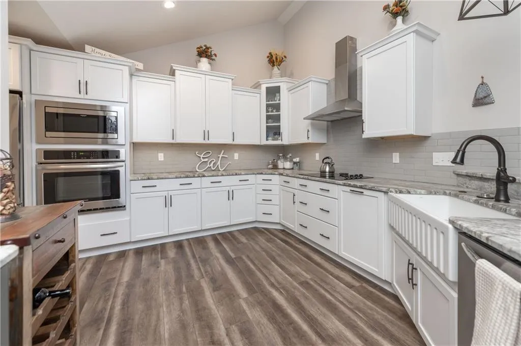5134 Cheshire Glen Road 240a, Canandaigua Town, Ne, Canandaigua Town, New York 14424, 2 Bedrooms Bedrooms, 7 Rooms Rooms,2 BathroomsBathrooms,Residential,Closed,5134 Cheshire Glen Road 240a, Canandaigua Town, Ne,0,R1589350