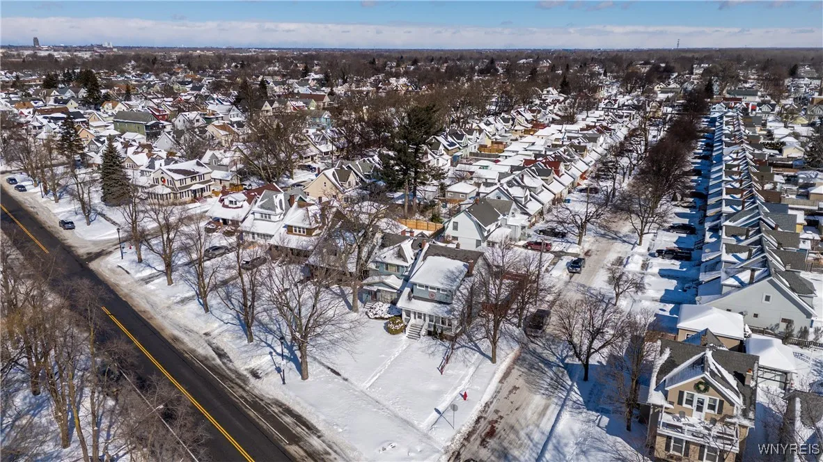 647 Mckinley Parkway, Buffalo, New York 14220, Buffalo, New York 14220, 4 Bedrooms Bedrooms, 7 Rooms Rooms,1 BathroomBathrooms,Residential,Closed,647 Mckinley Parkway, Buffalo, New York 14220,0,B1588265