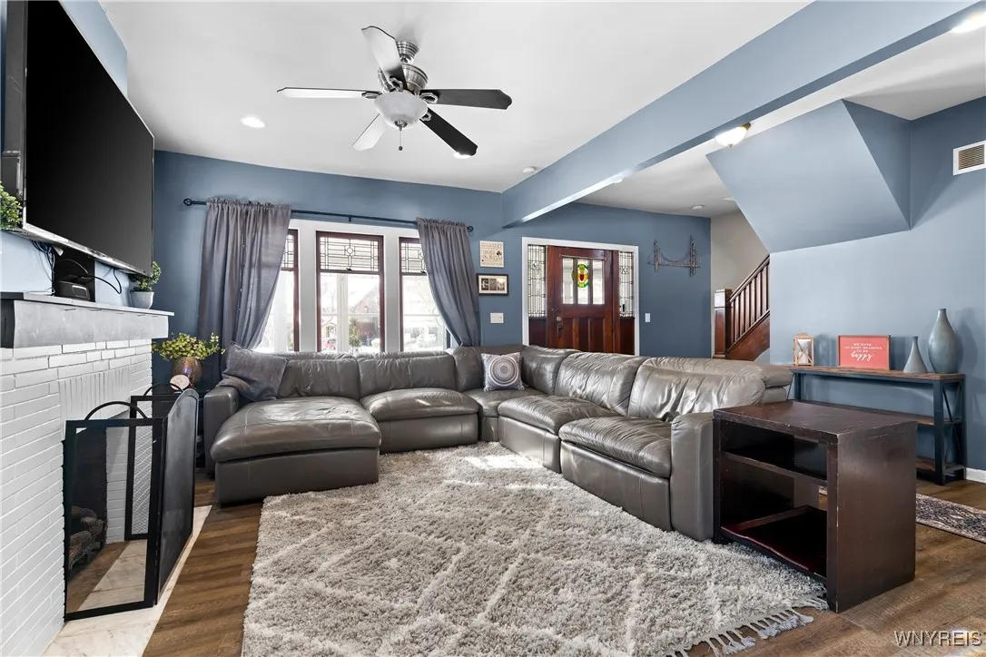 647 Mckinley Parkway, Buffalo, New York 14220, Buffalo, New York 14220, 4 Bedrooms Bedrooms, 7 Rooms Rooms,1 BathroomBathrooms,Residential,Closed,647 Mckinley Parkway, Buffalo, New York 14220,0,B1588265