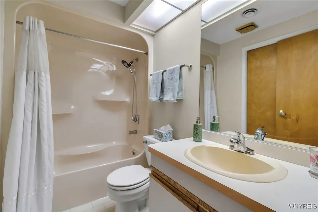 Bath off of 1st bedroom