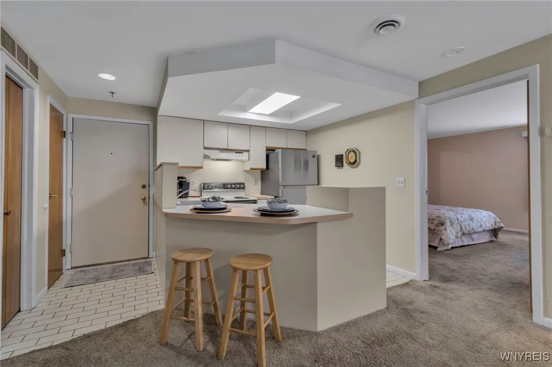 Breakfast bar