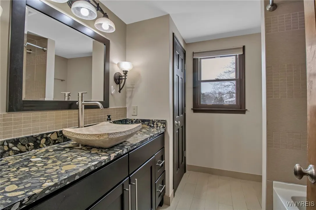 full bath 2nd floor