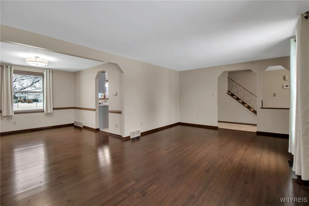 1850 Huth Road, Grand Island, New York 14072, Grand Island, New York 14072, 3 Bedrooms Bedrooms, 7 Rooms Rooms,1 BathroomBathrooms,Residential,Closed,1850 Huth Road, Grand Island, New York 14072,0,B1589382