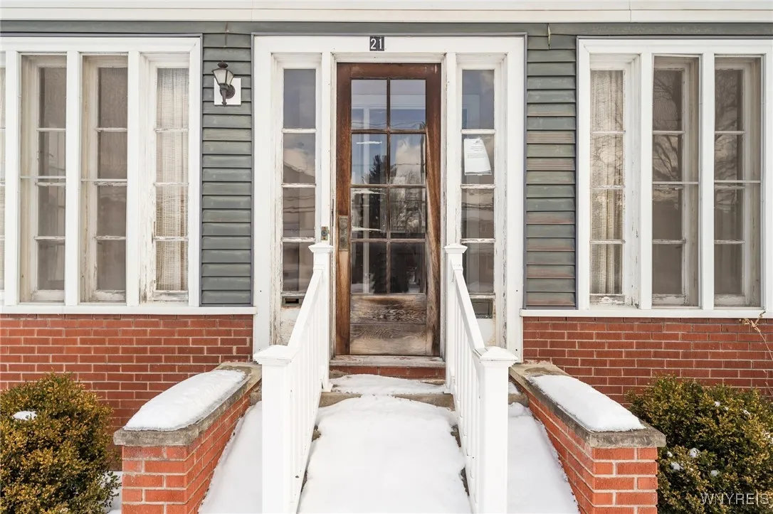 23 Vernon Street, Royalton, New York 14105, Royalton, New York 14105, 6 Bedrooms Bedrooms, 10 Rooms Rooms,3 BathroomsBathrooms,Residential,Closed,23 Vernon Street, Royalton, New York 14105,0,B1587622