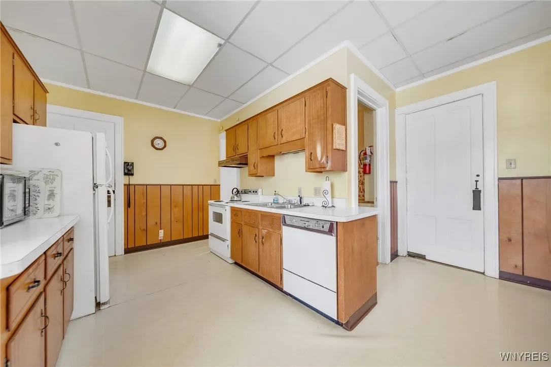 23 Vernon Street, Royalton, New York 14105, Royalton, New York 14105, 6 Bedrooms Bedrooms, 10 Rooms Rooms,3 BathroomsBathrooms,Residential,Closed,23 Vernon Street, Royalton, New York 14105,0,B1587622