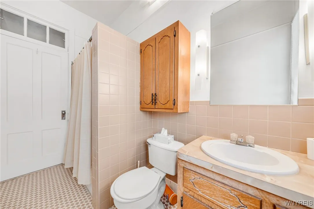 23 Vernon Street, Royalton, New York 14105, Royalton, New York 14105, 6 Bedrooms Bedrooms, 10 Rooms Rooms,3 BathroomsBathrooms,Residential,Closed,23 Vernon Street, Royalton, New York 14105,0,B1587622