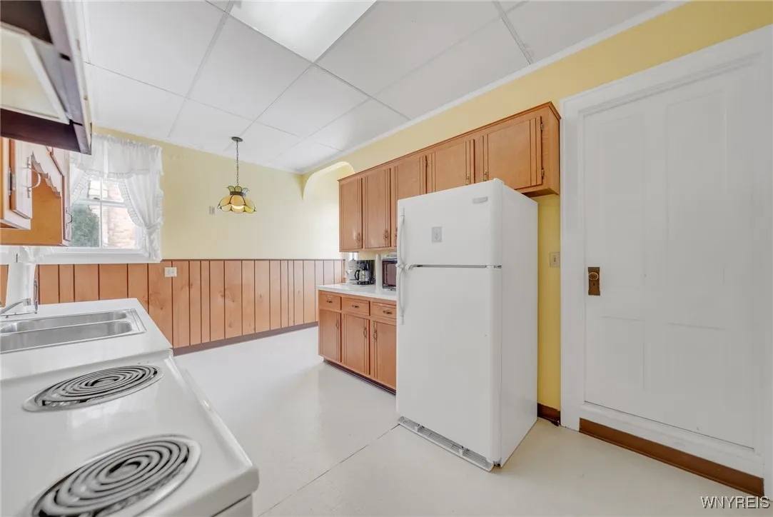 23 Vernon Street, Royalton, New York 14105, Royalton, New York 14105, 6 Bedrooms Bedrooms, 10 Rooms Rooms,3 BathroomsBathrooms,Residential,Closed,23 Vernon Street, Royalton, New York 14105,0,B1587622
