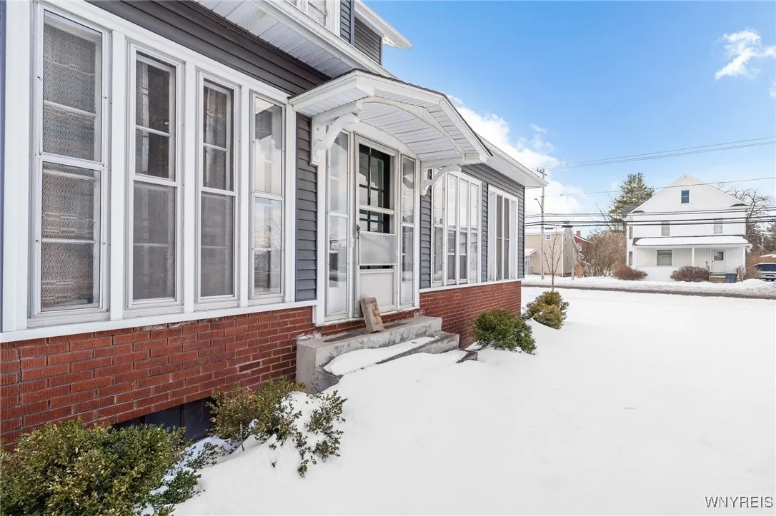 23 Vernon Street, Royalton, New York 14105, Royalton, New York 14105, 6 Bedrooms Bedrooms, 10 Rooms Rooms,3 BathroomsBathrooms,Residential,Closed,23 Vernon Street, Royalton, New York 14105,0,B1587622