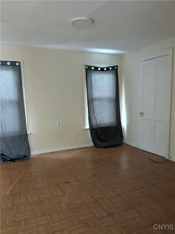 Upstairs front bedroom