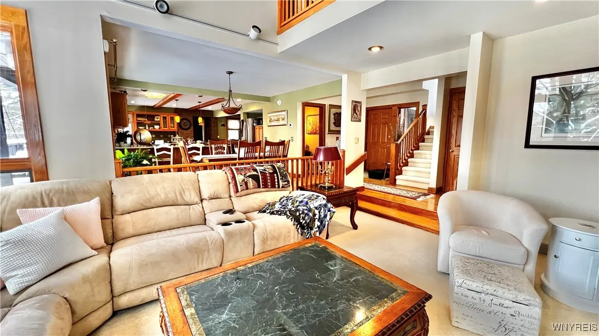 living to sining area