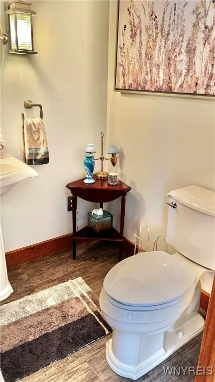 powder room off foyer