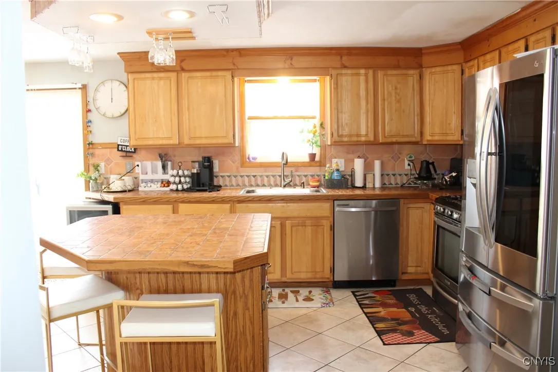 8752 Honeycomb, Cicero, New York 13039, Cicero, New York 13039, 4 Bedrooms Bedrooms, 10 Rooms Rooms,2 BathroomsBathrooms,Residential,Closed,8752 Honeycomb, Cicero, New York 13039,0,S1588982