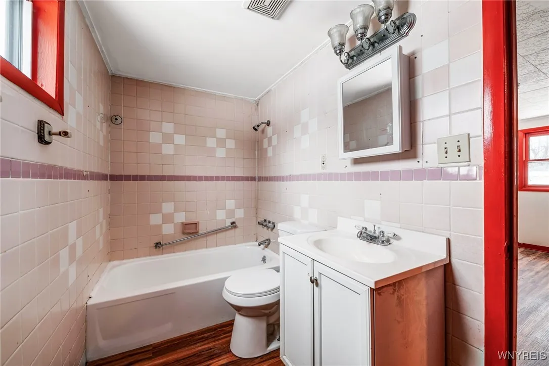 868 Northland Avenue, Buffalo, New York 14215, Buffalo, New York 14215, 4 Bedrooms Bedrooms, ,2 BathroomsBathrooms,Residential,Closed,868 Northland Avenue, Buffalo, New York 14215,0,B1589704