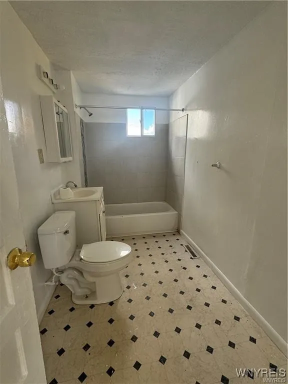 937 Niagara Street, Buffalo, New York 14213, Buffalo, New York 14213, 5 Bedrooms Bedrooms, ,Multi Family,Closed,937 Niagara Street, Buffalo, New York 14213,0,B1589500