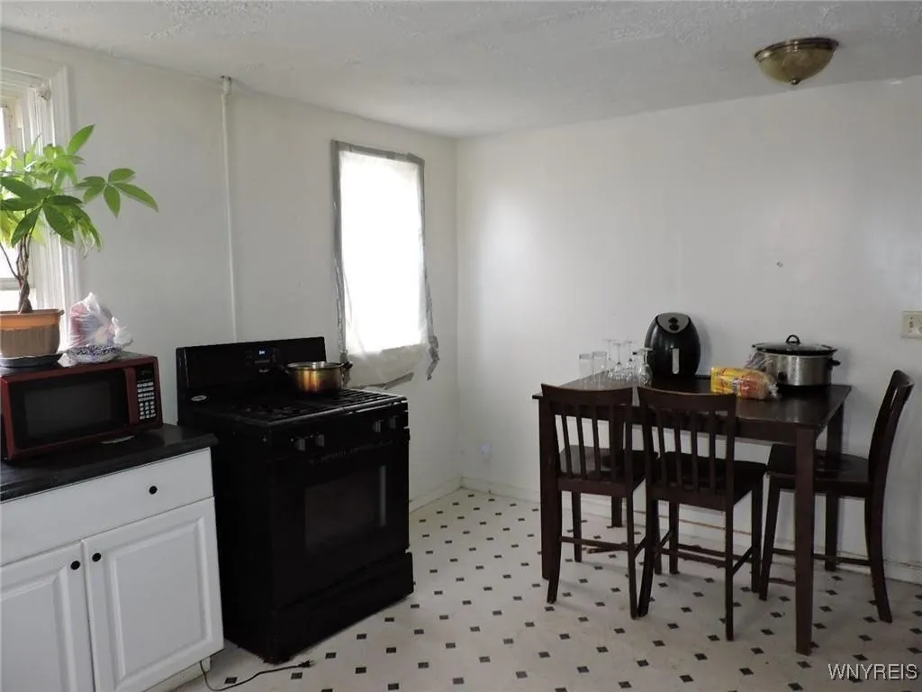 937 Niagara Street, Buffalo, New York 14213, Buffalo, New York 14213, 5 Bedrooms Bedrooms, ,Multi Family,Closed,937 Niagara Street, Buffalo, New York 14213,0,B1589500