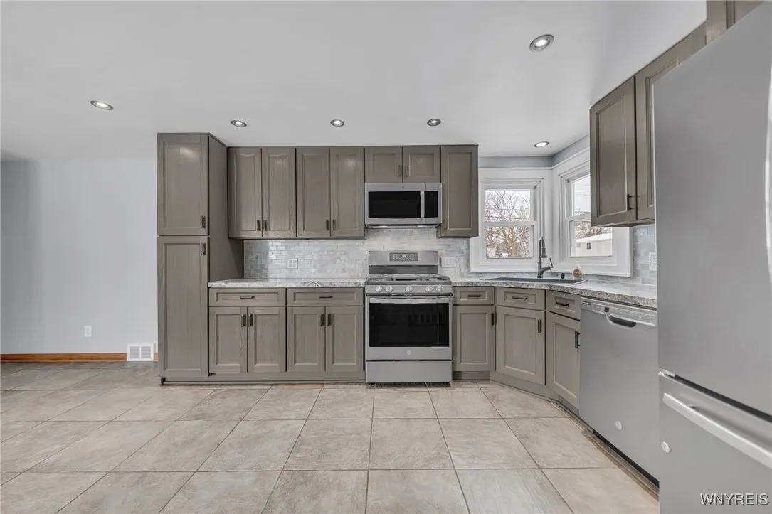 5055 Richmond Avenue, Hamburg, New York 14219, Hamburg, New York 14219, 3 Bedrooms Bedrooms, 6 Rooms Rooms,1 BathroomBathrooms,Residential,Closed,5055 Richmond Avenue, Hamburg, New York 14219,0,B1589612