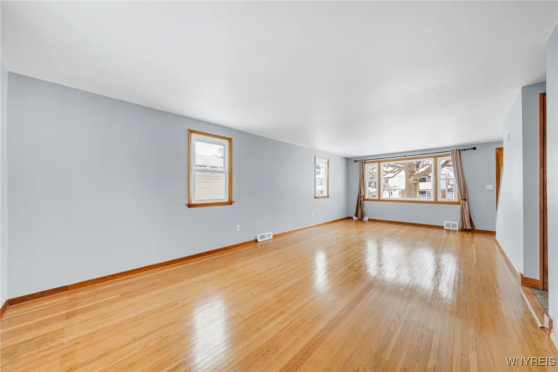 5055 Richmond Avenue, Hamburg, New York 14219, Hamburg, New York 14219, 3 Bedrooms Bedrooms, 6 Rooms Rooms,1 BathroomBathrooms,Residential,Closed,5055 Richmond Avenue, Hamburg, New York 14219,0,B1589612