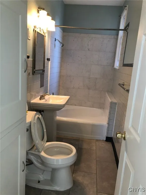 1217 York Street, Utica, New York 13502, Utica, New York 13502, 6 Bedrooms Bedrooms, ,2 BathroomsBathrooms,Residential,Closed,1217 York Street, Utica, New York 13502,S1589877