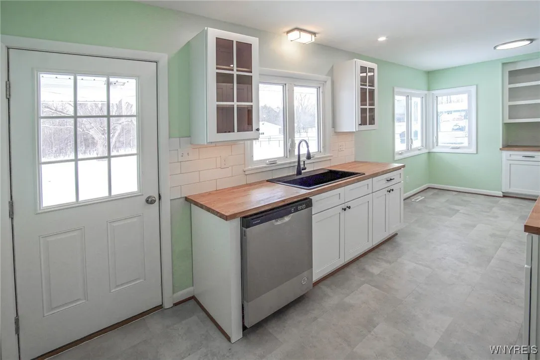 7408 Michael Road, Orchard Park, New York 14127, Orchard Park, New York 14127, 3 Bedrooms Bedrooms, 5 Rooms Rooms,1 BathroomBathrooms,Residential,Closed,7408 Michael Road, Orchard Park, New York 14127,0,B1589735