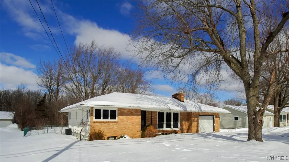 7408 Michael Road, Orchard Park, New York 14127, Orchard Park, New York 14127, 3 Bedrooms Bedrooms, 5 Rooms Rooms,1 BathroomBathrooms,Residential,Closed,7408 Michael Road, Orchard Park, New York 14127,0,B1589735