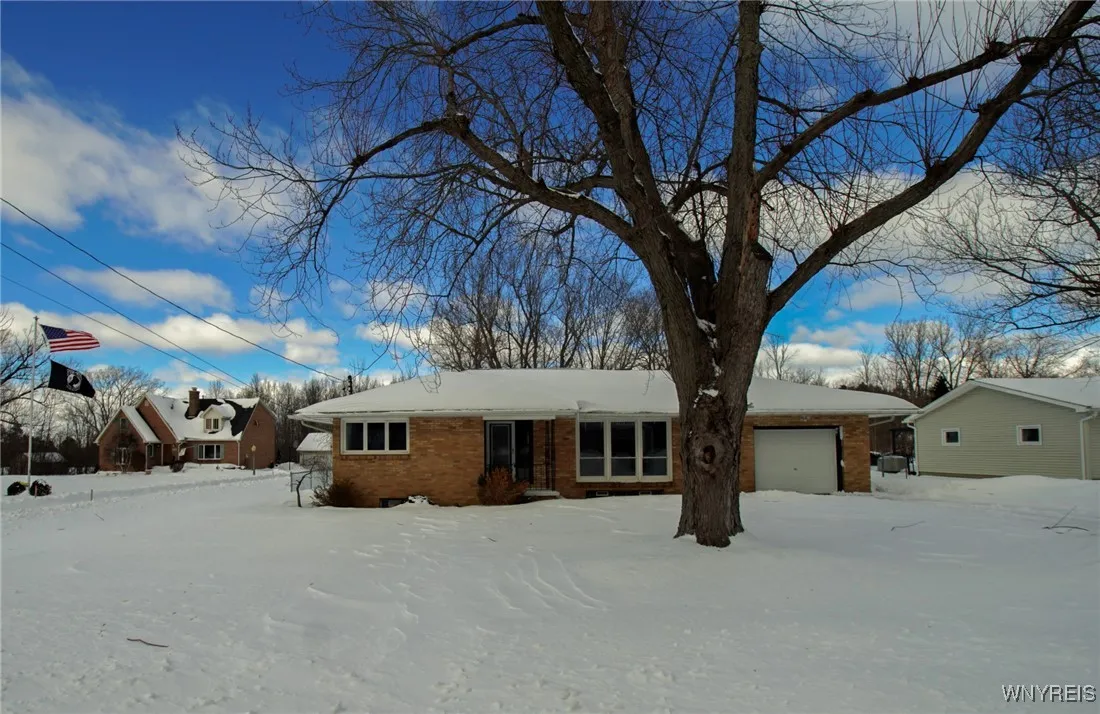 7408 Michael Road, Orchard Park, New York 14127, Orchard Park, New York 14127, 3 Bedrooms Bedrooms, 5 Rooms Rooms,1 BathroomBathrooms,Residential,Closed,7408 Michael Road, Orchard Park, New York 14127,0,B1589735