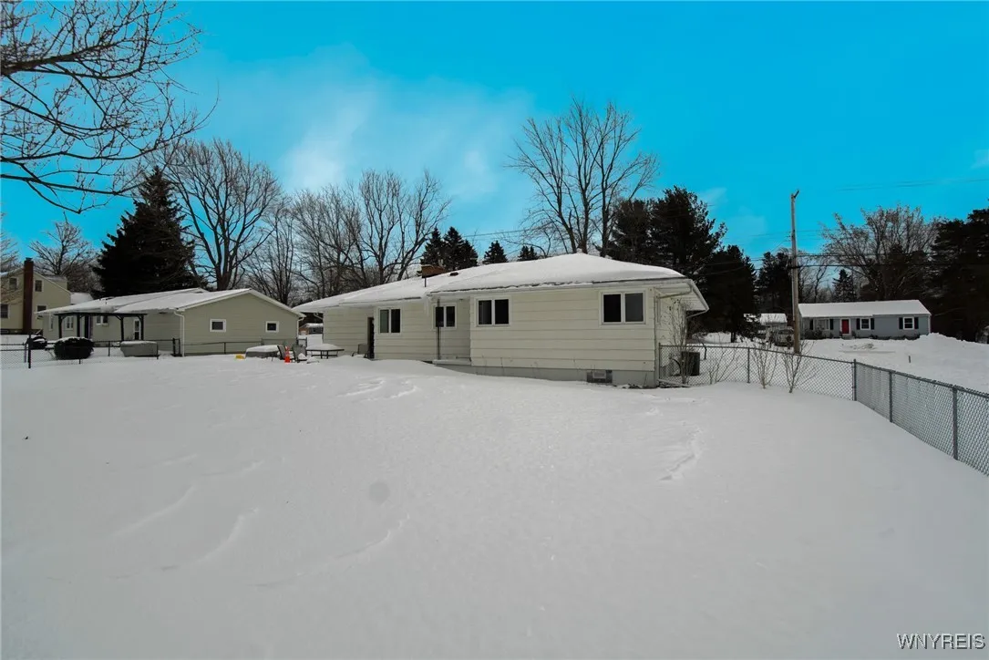 7408 Michael Road, Orchard Park, New York 14127, Orchard Park, New York 14127, 3 Bedrooms Bedrooms, 5 Rooms Rooms,1 BathroomBathrooms,Residential,Closed,7408 Michael Road, Orchard Park, New York 14127,0,B1589735