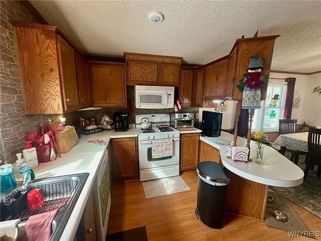 37 Juniper Lane, Cheektowaga, New York 14227, Cheektowaga, New York 14227, 3 Bedrooms Bedrooms, 7 Rooms Rooms,2 BathroomsBathrooms,Residential,Closed,37 Juniper Lane, Cheektowaga, New York 14227,0,B1590000