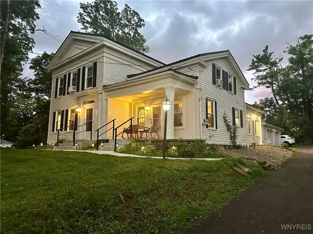 4879 California Road, Orchard Park, New York 14127, Orchard Park, New York 14127, 6 Bedrooms Bedrooms, 16 Rooms Rooms,2 BathroomsBathrooms,Residential,Closed,4879 California Road, Orchard Park, New York 14127,B1589157