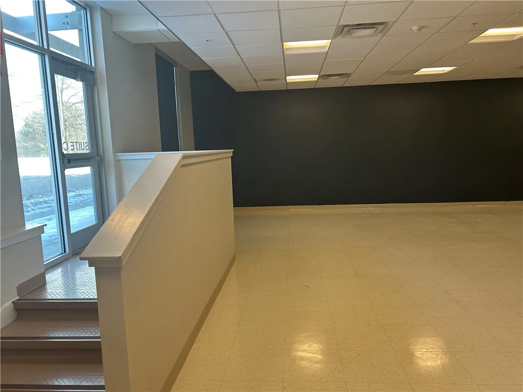 390 South Avenue, Rochester, New York 14620, Rochester, New York 14620, ,Commercial Lease,For Rent,390 South Avenue, Rochester, New York 14620,R1590333