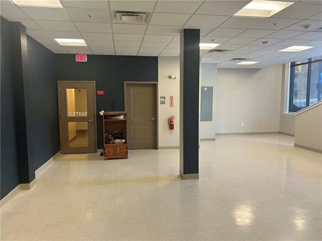 390 South Avenue, Rochester, New York 14620, Rochester, New York 14620, ,Commercial Lease,For Rent,390 South Avenue, Rochester, New York 14620,R1590333