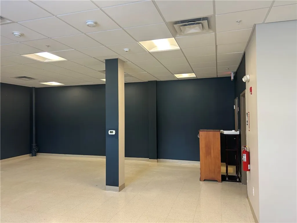 390 South Avenue, Rochester, New York 14620, Rochester, New York 14620, ,Commercial Lease,For Rent,390 South Avenue, Rochester, New York 14620,R1590333