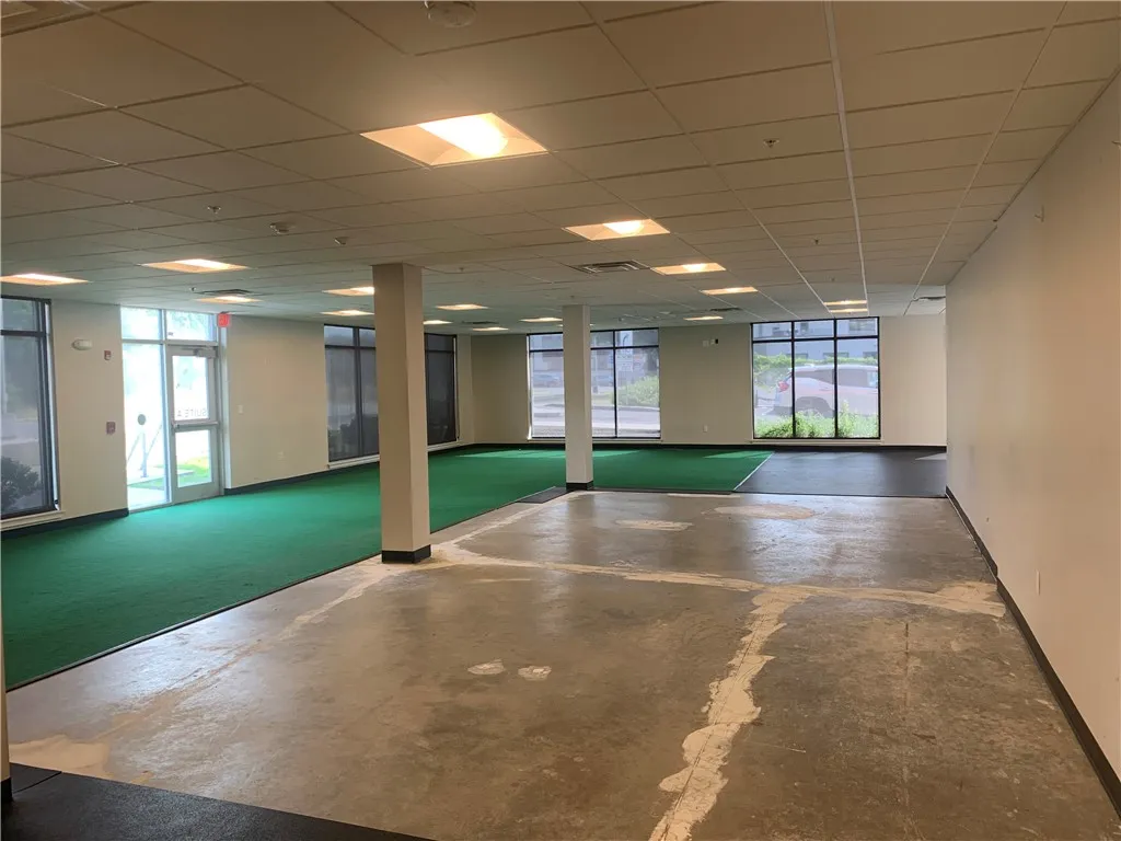 390 South Avenue, Rochester, New York 14620, Rochester, New York 14620, ,Commercial Lease,For Rent,390 South Avenue, Rochester, New York 14620,R1590333