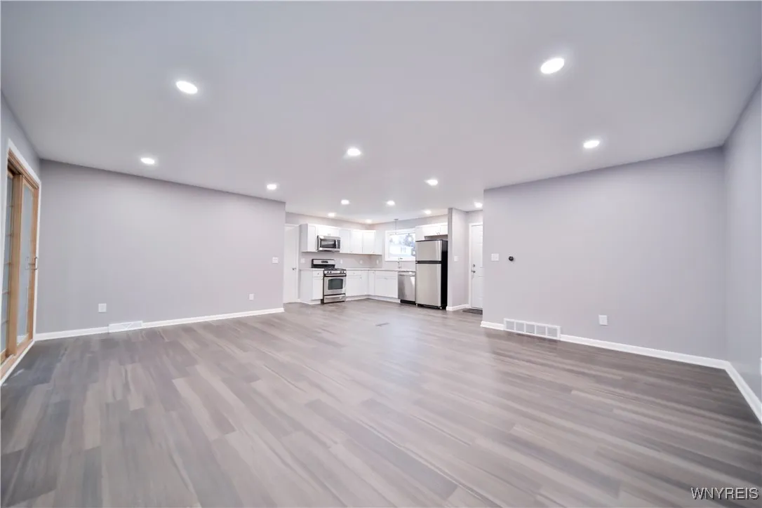 54 Barnett Drive, West Seneca, New York 14224, West Seneca, New York 14224, 3 Bedrooms Bedrooms, 7 Rooms Rooms,1 BathroomBathrooms,Residential,Closed,54 Barnett Drive, West Seneca, New York 14224,0,B1590389