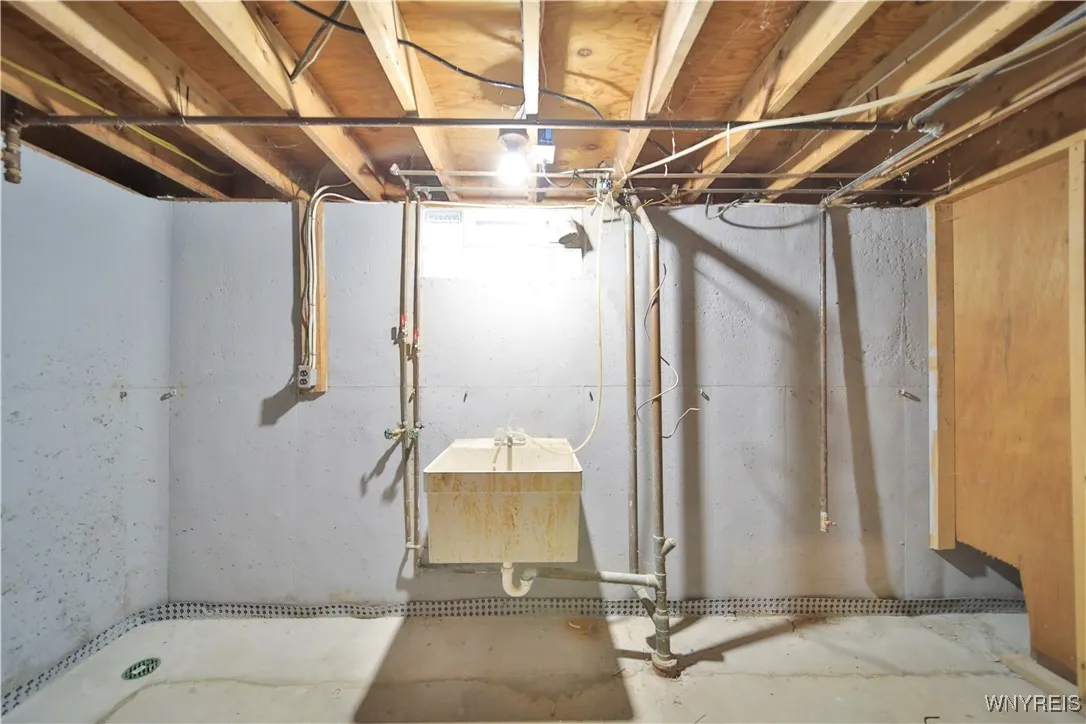 54 Barnett Drive, West Seneca, New York 14224, West Seneca, New York 14224, 3 Bedrooms Bedrooms, 7 Rooms Rooms,1 BathroomBathrooms,Residential,Closed,54 Barnett Drive, West Seneca, New York 14224,0,B1590389