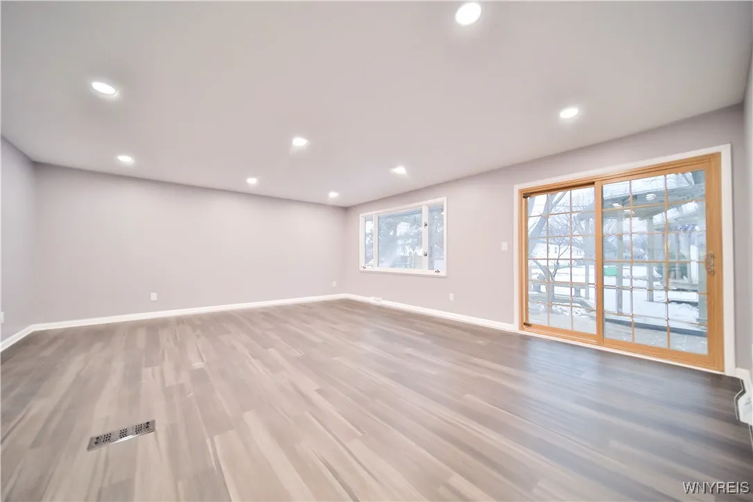 54 Barnett Drive, West Seneca, New York 14224, West Seneca, New York 14224, 3 Bedrooms Bedrooms, 7 Rooms Rooms,1 BathroomBathrooms,Residential,Closed,54 Barnett Drive, West Seneca, New York 14224,0,B1590389