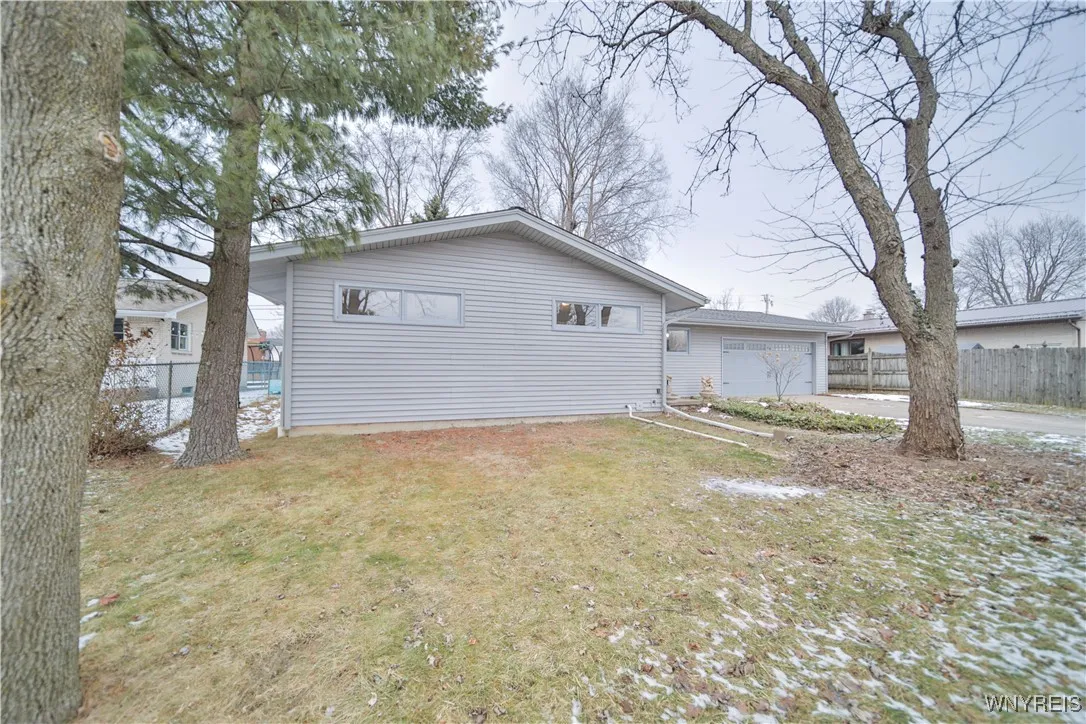 54 Barnett Drive, West Seneca, New York 14224, West Seneca, New York 14224, 3 Bedrooms Bedrooms, 7 Rooms Rooms,1 BathroomBathrooms,Residential,Closed,54 Barnett Drive, West Seneca, New York 14224,0,B1590389