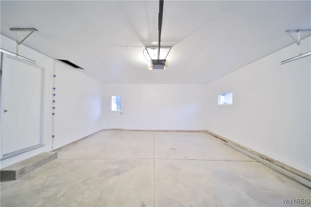 54 Barnett Drive, West Seneca, New York 14224, West Seneca, New York 14224, 3 Bedrooms Bedrooms, 7 Rooms Rooms,1 BathroomBathrooms,Residential,Closed,54 Barnett Drive, West Seneca, New York 14224,0,B1590389