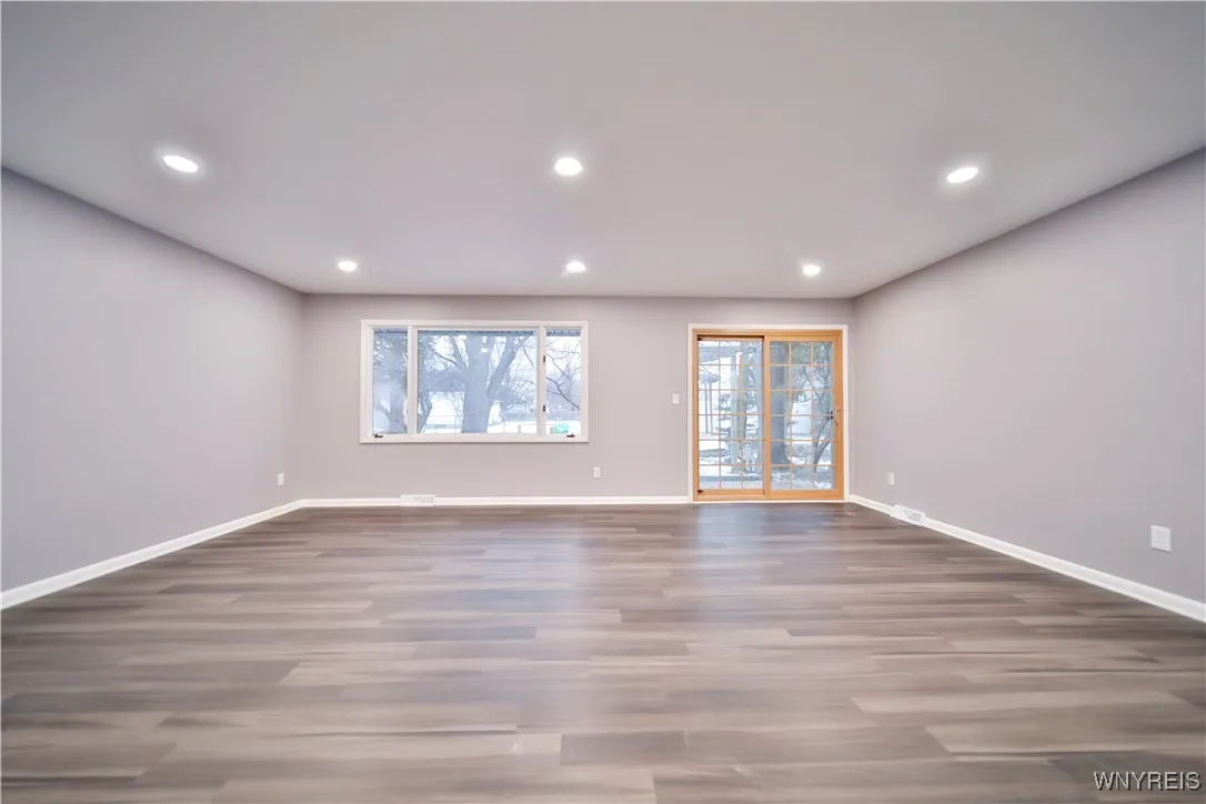 54 Barnett Drive, West Seneca, New York 14224, West Seneca, New York 14224, 3 Bedrooms Bedrooms, 7 Rooms Rooms,1 BathroomBathrooms,Residential,Closed,54 Barnett Drive, West Seneca, New York 14224,0,B1590389