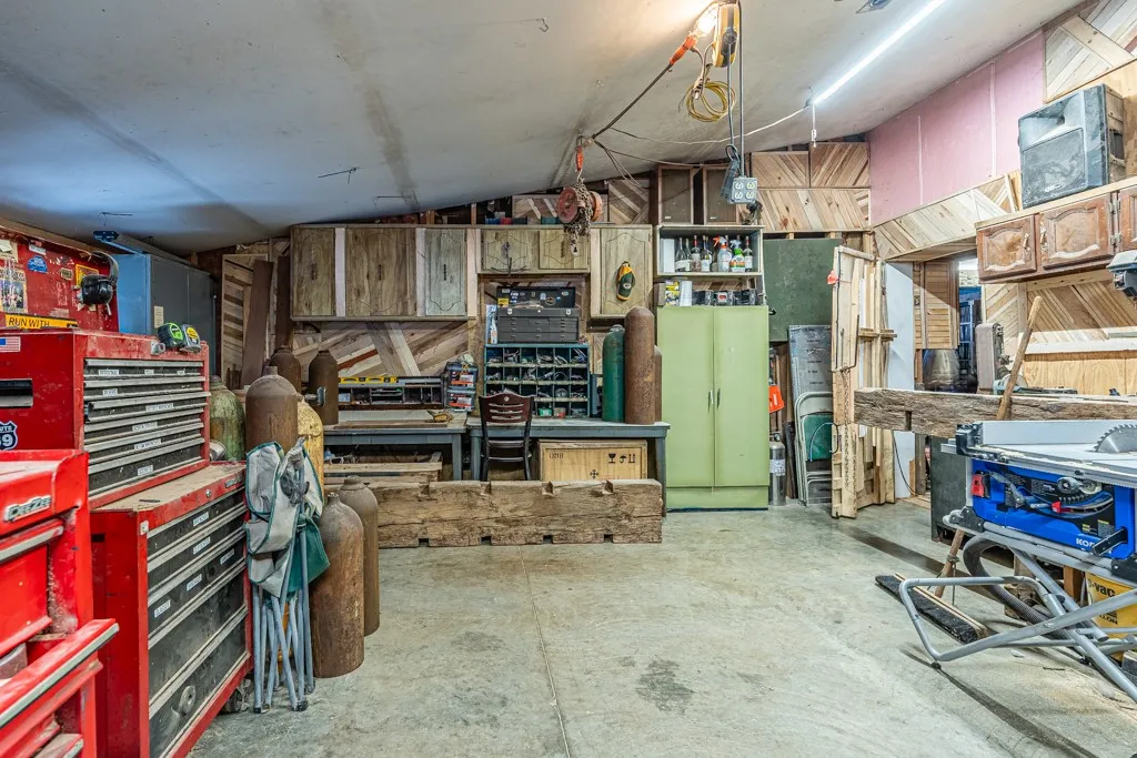 Other shop space with door leading to kitchen / dining area
