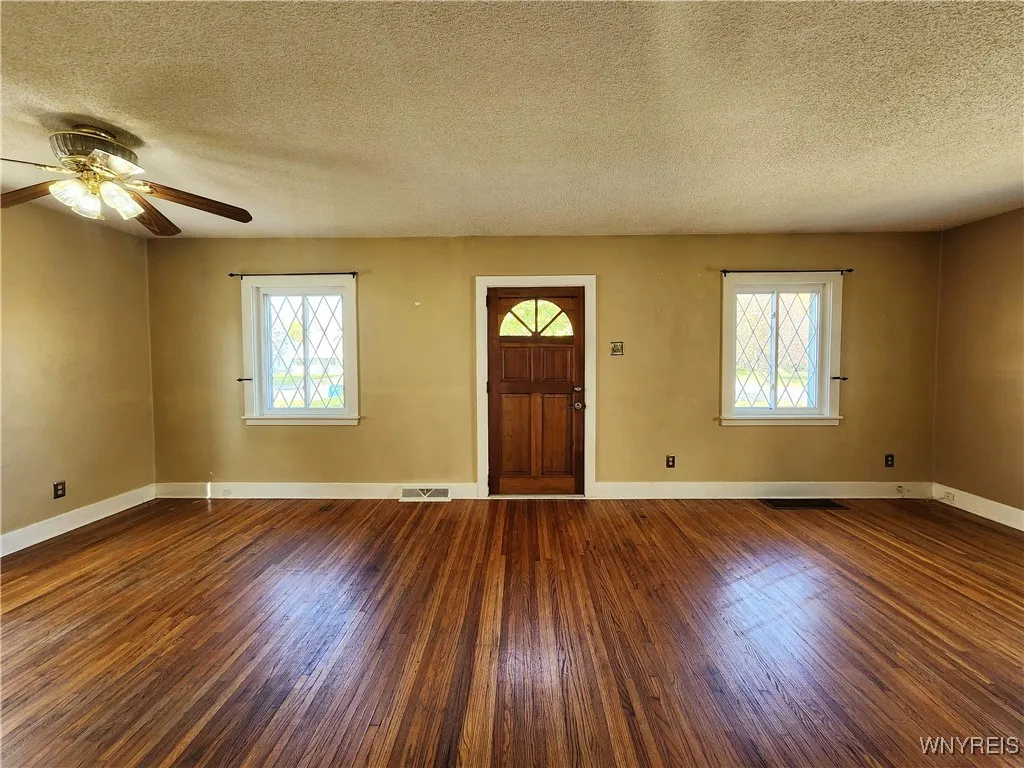 609 Emerson Drive, Amherst, New York 14226, Amherst, New York 14226, 3 Bedrooms Bedrooms, 7 Rooms Rooms,2 BathroomsBathrooms,Residential,Closed,609 Emerson Drive, Amherst, New York 14226,0,B1589596