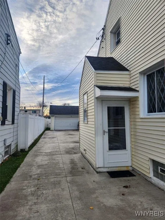 609 Emerson Drive, Amherst, New York 14226, Amherst, New York 14226, 3 Bedrooms Bedrooms, 7 Rooms Rooms,2 BathroomsBathrooms,Residential,Closed,609 Emerson Drive, Amherst, New York 14226,0,B1589596