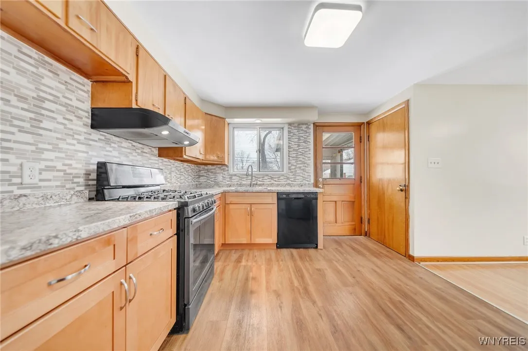17 Alberta Drive, Amherst, New York 14226, Amherst, New York 14226, 3 Bedrooms Bedrooms, 7 Rooms Rooms,1 BathroomBathrooms,Residential,Closed,17 Alberta Drive, Amherst, New York 14226,0,B1590489