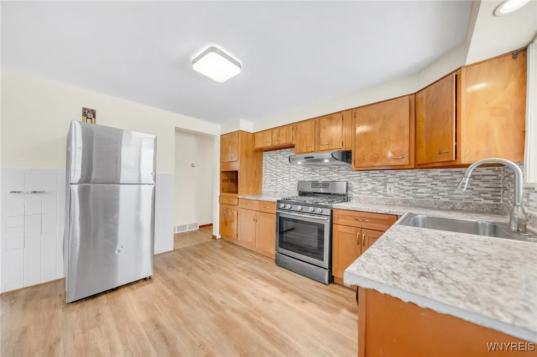17 Alberta Drive, Amherst, New York 14226, Amherst, New York 14226, 3 Bedrooms Bedrooms, 7 Rooms Rooms,1 BathroomBathrooms,Residential,Closed,17 Alberta Drive, Amherst, New York 14226,0,B1590489