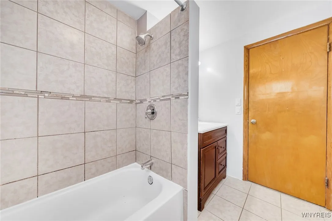 17 Alberta Drive, Amherst, New York 14226, Amherst, New York 14226, 3 Bedrooms Bedrooms, 7 Rooms Rooms,1 BathroomBathrooms,Residential,Closed,17 Alberta Drive, Amherst, New York 14226,0,B1590489
