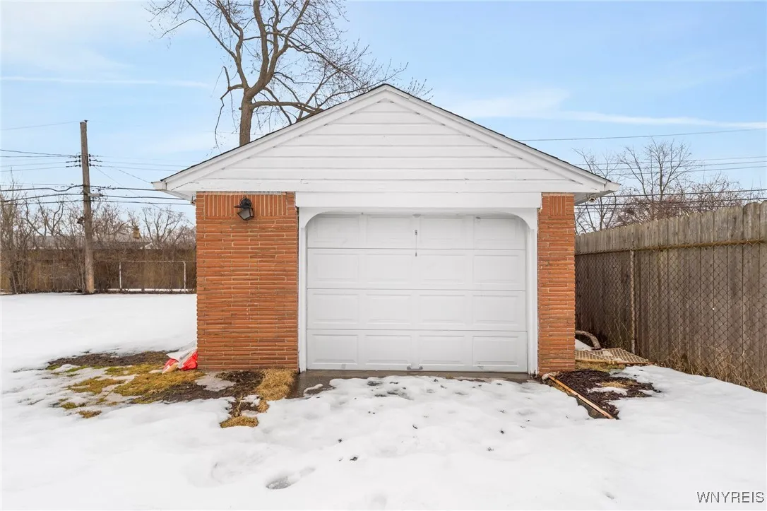 17 Alberta Drive, Amherst, New York 14226, Amherst, New York 14226, 3 Bedrooms Bedrooms, 7 Rooms Rooms,1 BathroomBathrooms,Residential,Closed,17 Alberta Drive, Amherst, New York 14226,0,B1590489