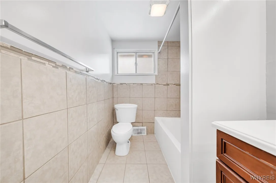 17 Alberta Drive, Amherst, New York 14226, Amherst, New York 14226, 3 Bedrooms Bedrooms, 7 Rooms Rooms,1 BathroomBathrooms,Residential,Closed,17 Alberta Drive, Amherst, New York 14226,0,B1590489