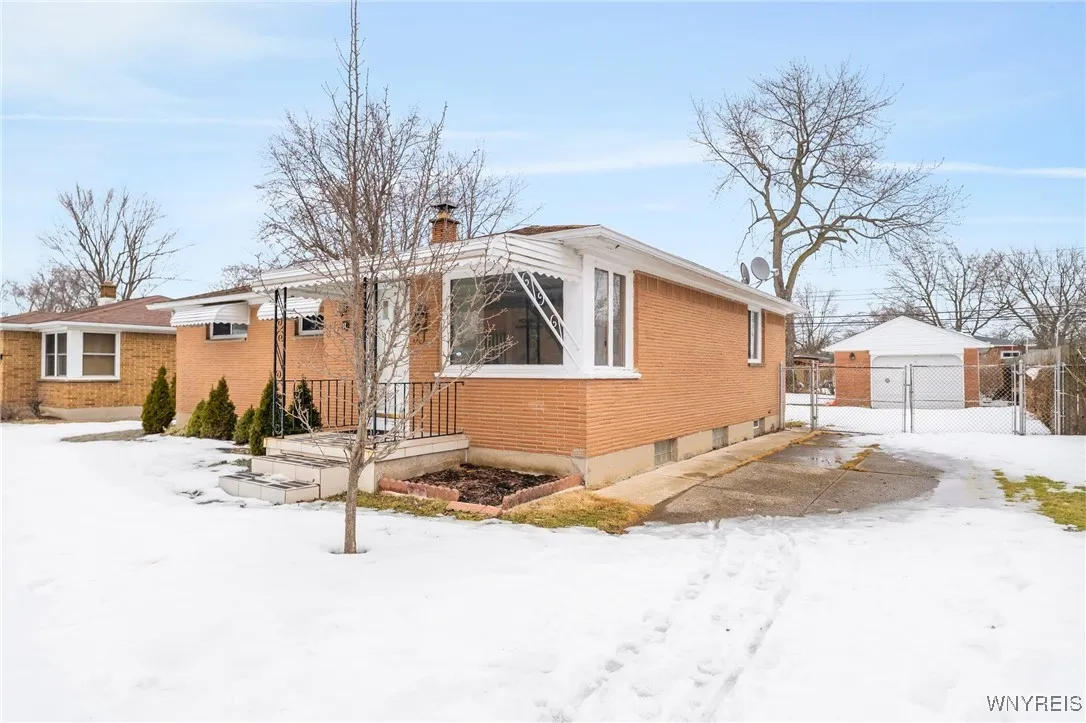 17 Alberta Drive, Amherst, New York 14226, Amherst, New York 14226, 3 Bedrooms Bedrooms, 7 Rooms Rooms,1 BathroomBathrooms,Residential,Closed,17 Alberta Drive, Amherst, New York 14226,0,B1590489